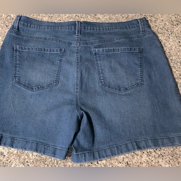 Gloria Vanderbelt Amanda Shorts All Around  Slimming Effect Size 18 - Picture 7 of 15